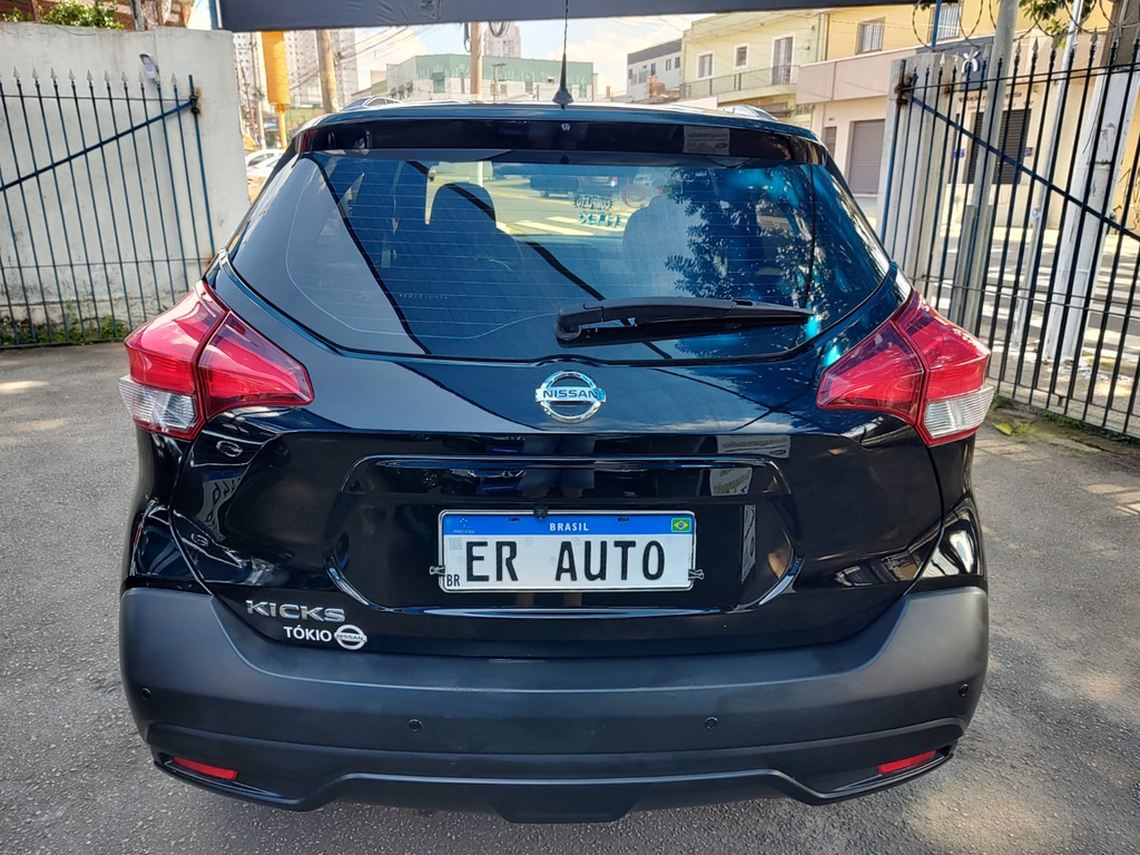 Nissan Kicks Preto