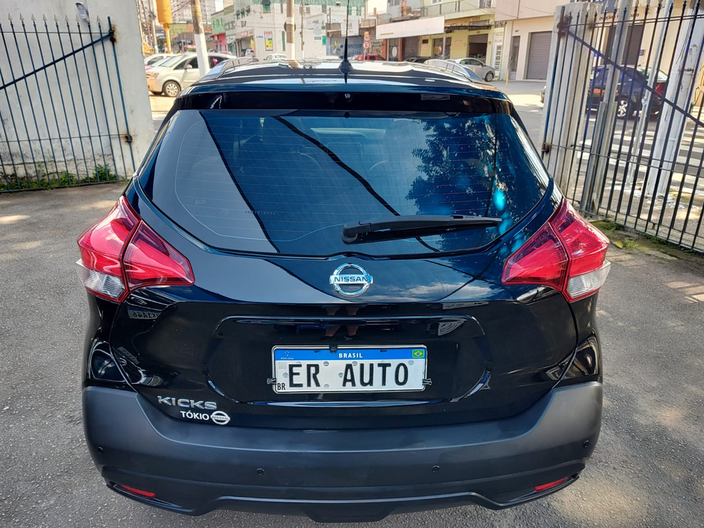 Nissan Kicks Preto