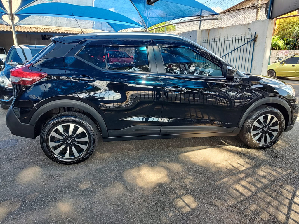 Nissan Kicks Preto