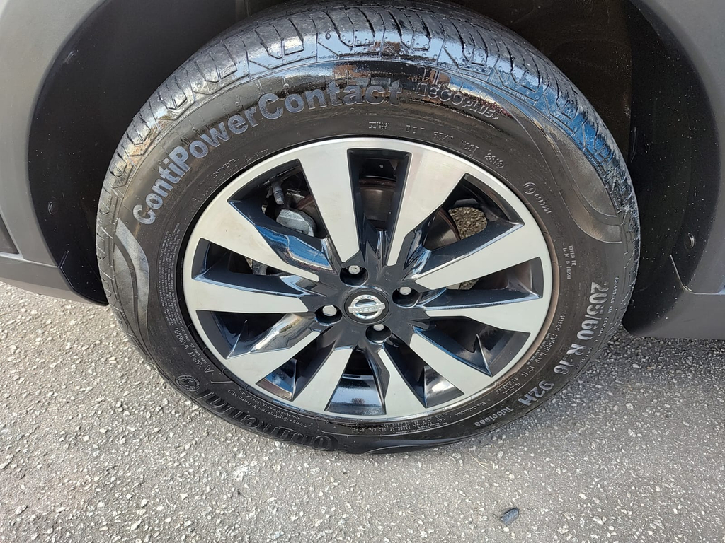 Nissan Kicks Preto