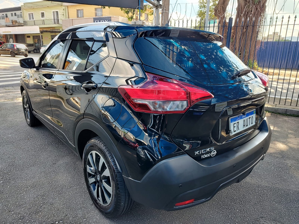 Nissan Kicks Preto
