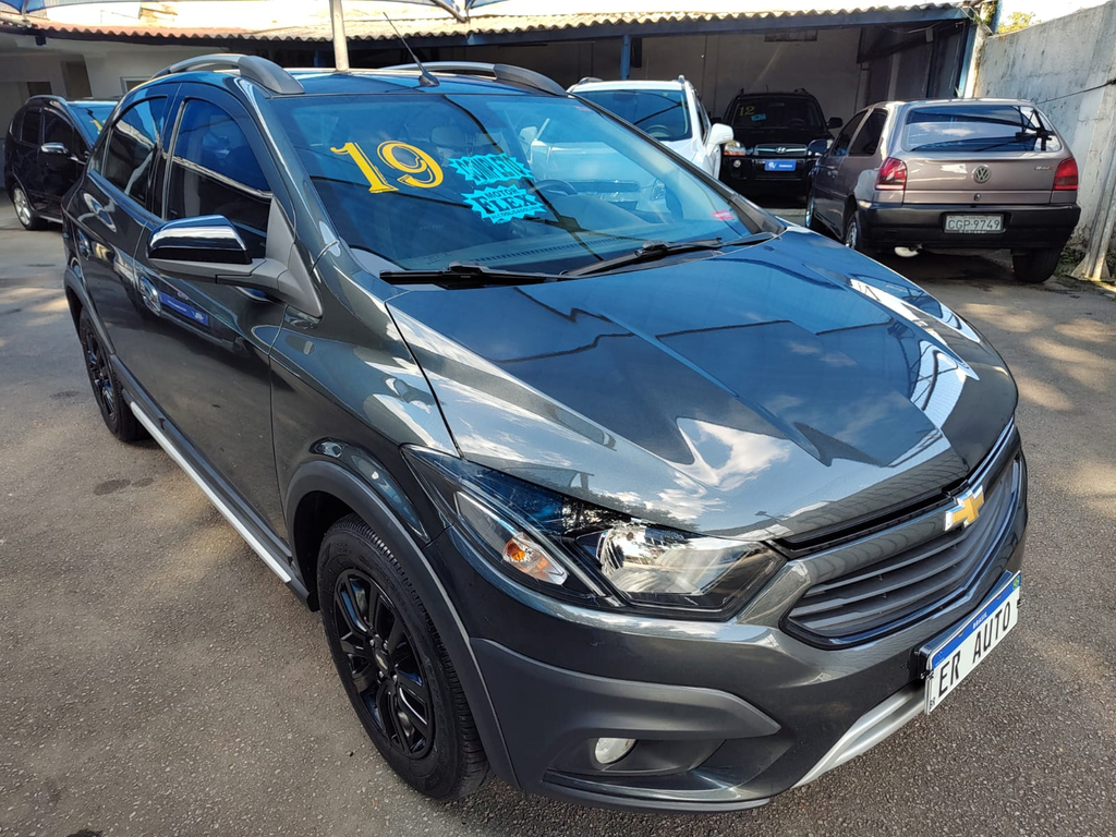 Chevrolet Onix Cinza