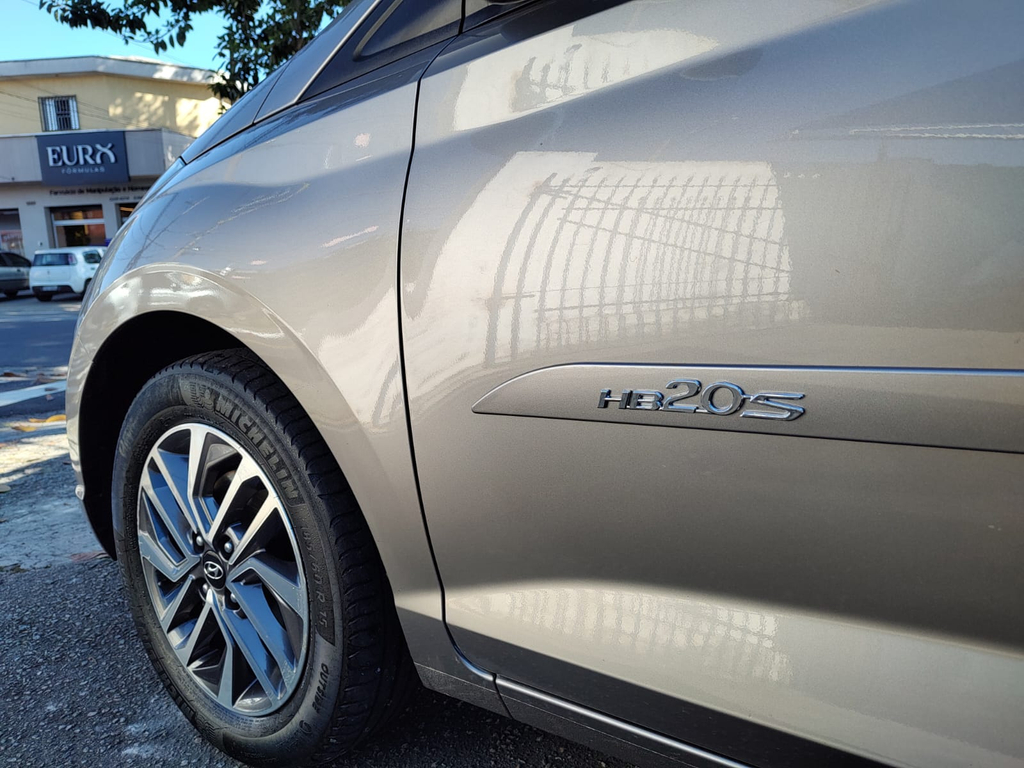 Hyundai HB20S Prata