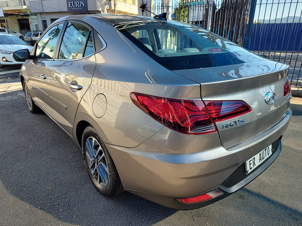 Hyundai HB20S Prata