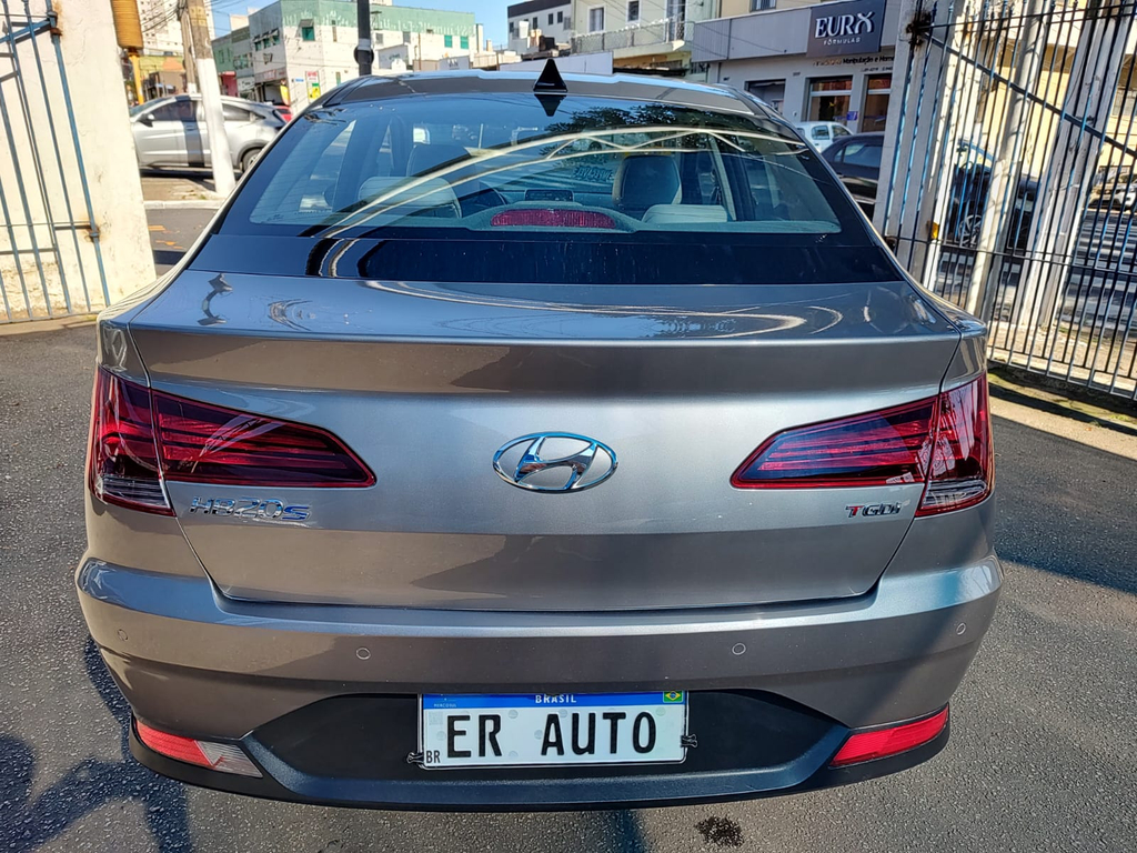 Hyundai HB20S Prata