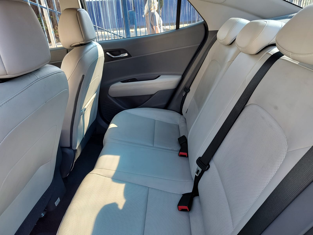 Hyundai HB20S Prata