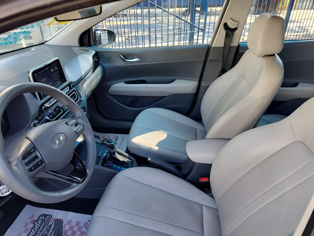 Hyundai HB20S Prata