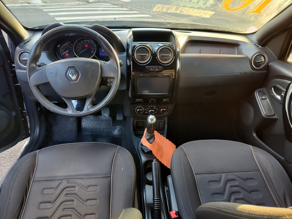 Renault Duster Cinza