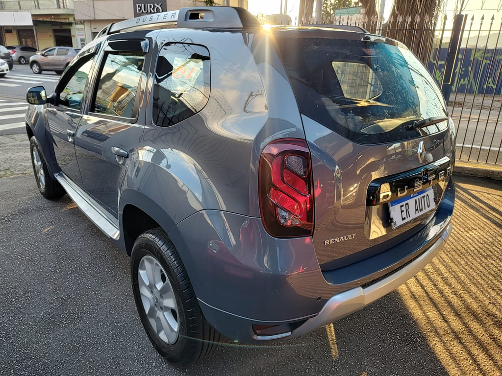 Renault Duster Cinza
