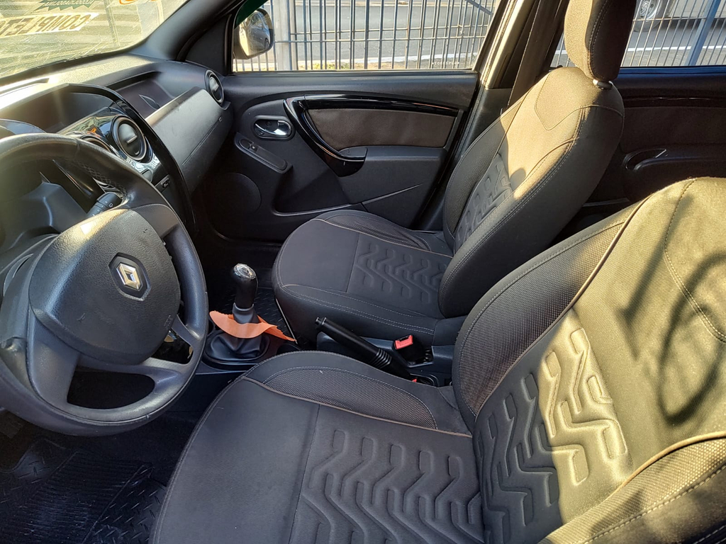 Renault Duster Cinza
