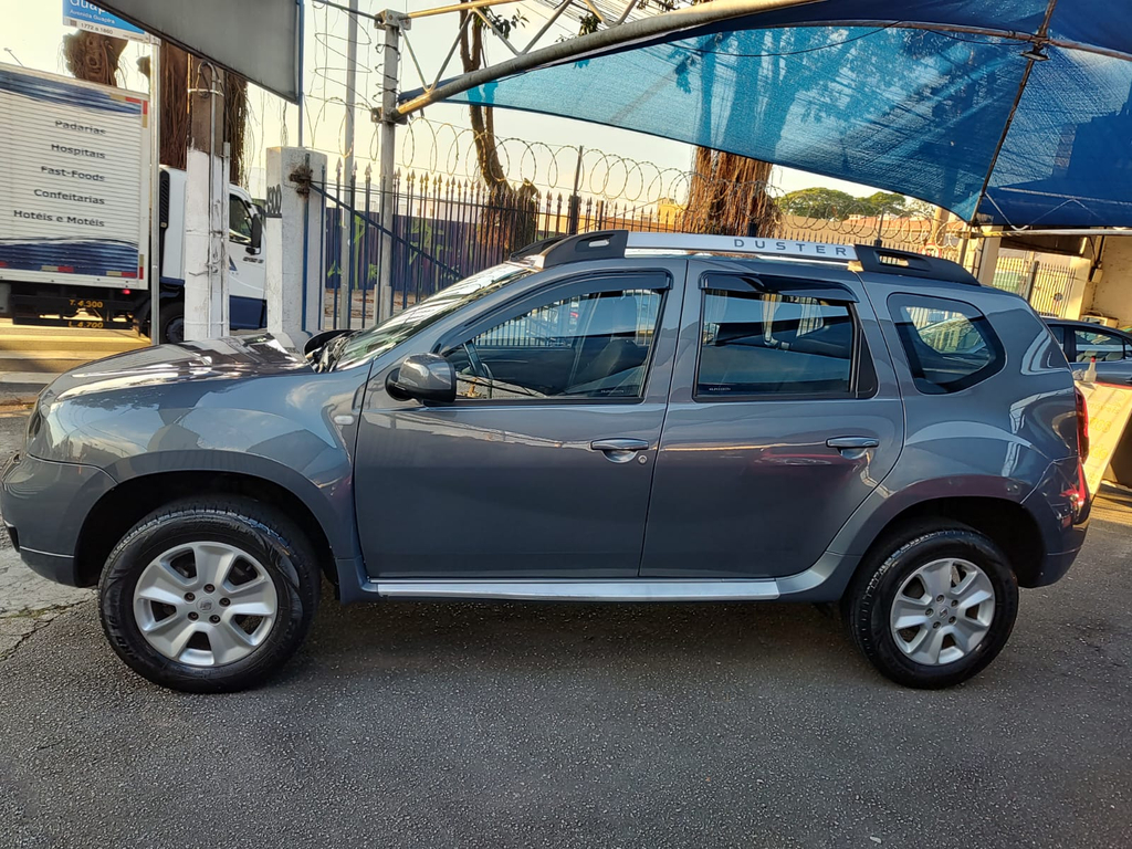 Renault Duster Cinza