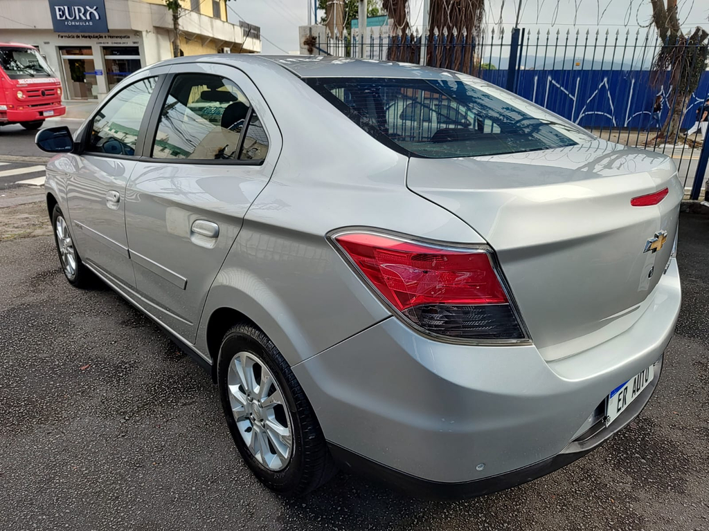 Chevrolet Prisma Prata