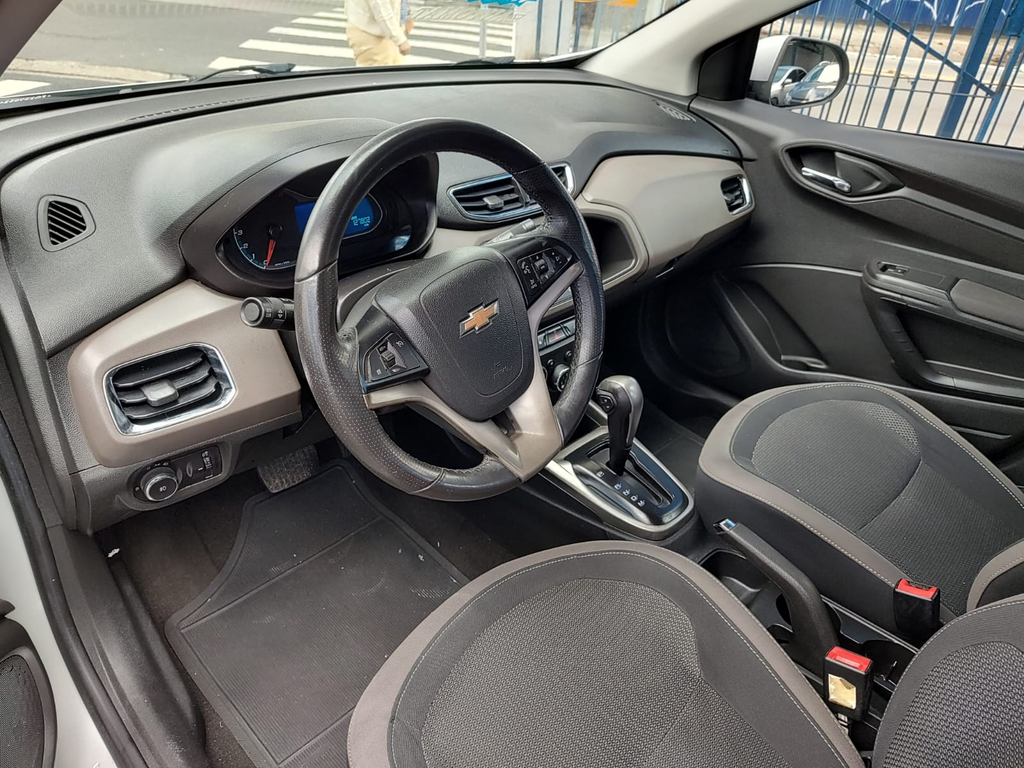Chevrolet Prisma Prata
