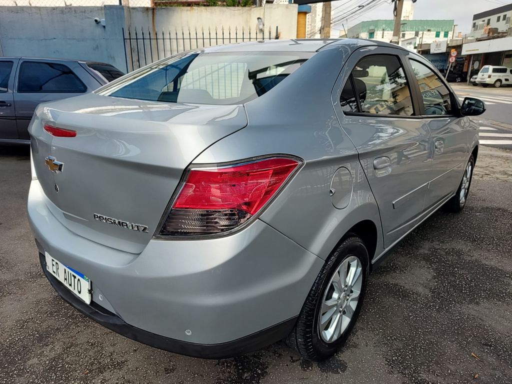 Chevrolet Prisma Prata