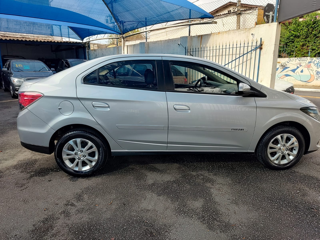 Chevrolet Prisma Prata