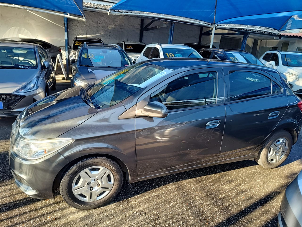 Chevrolet Onix Cinza