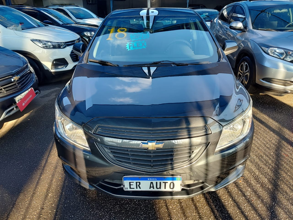 Chevrolet Onix Cinza