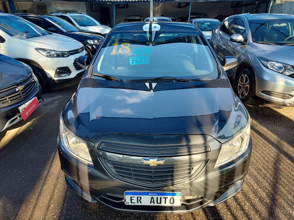 Chevrolet Onix Cinza