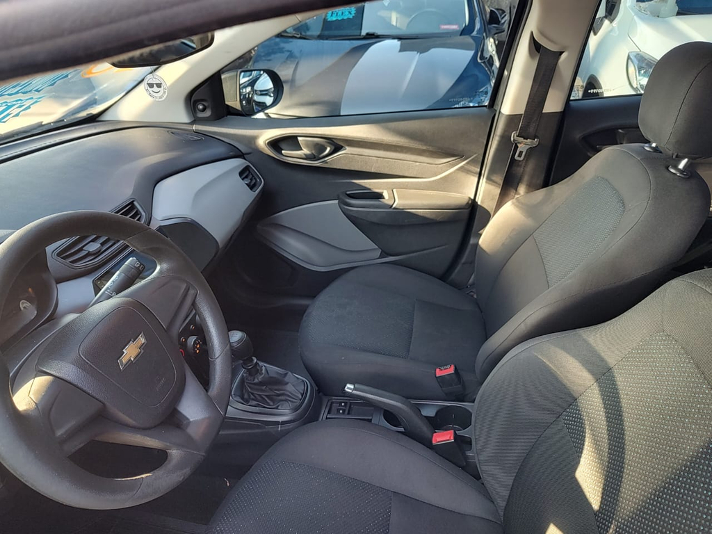 Chevrolet Onix Cinza