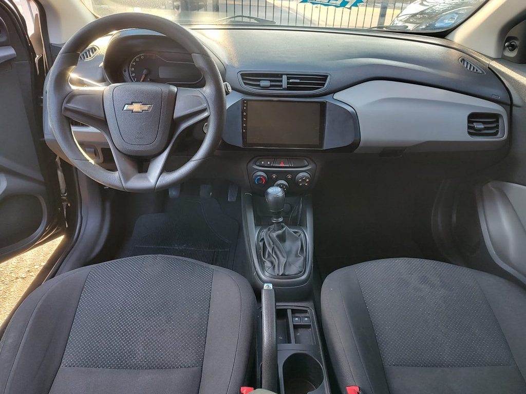 Chevrolet Onix Cinza