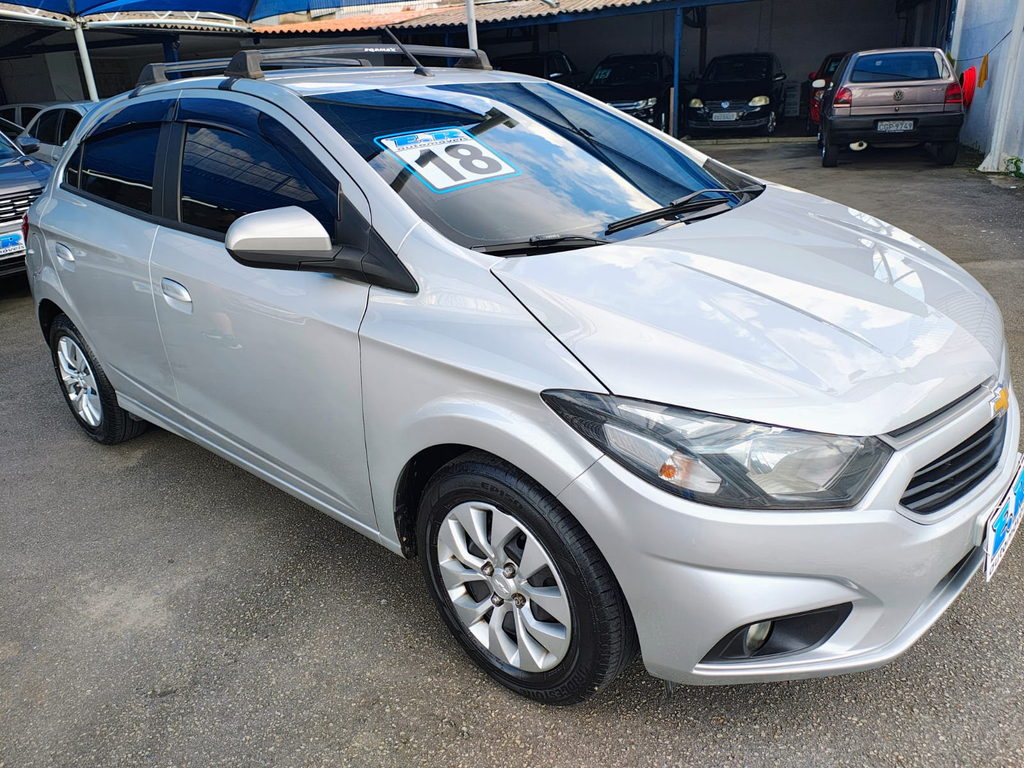 Chevrolet Onix Prata