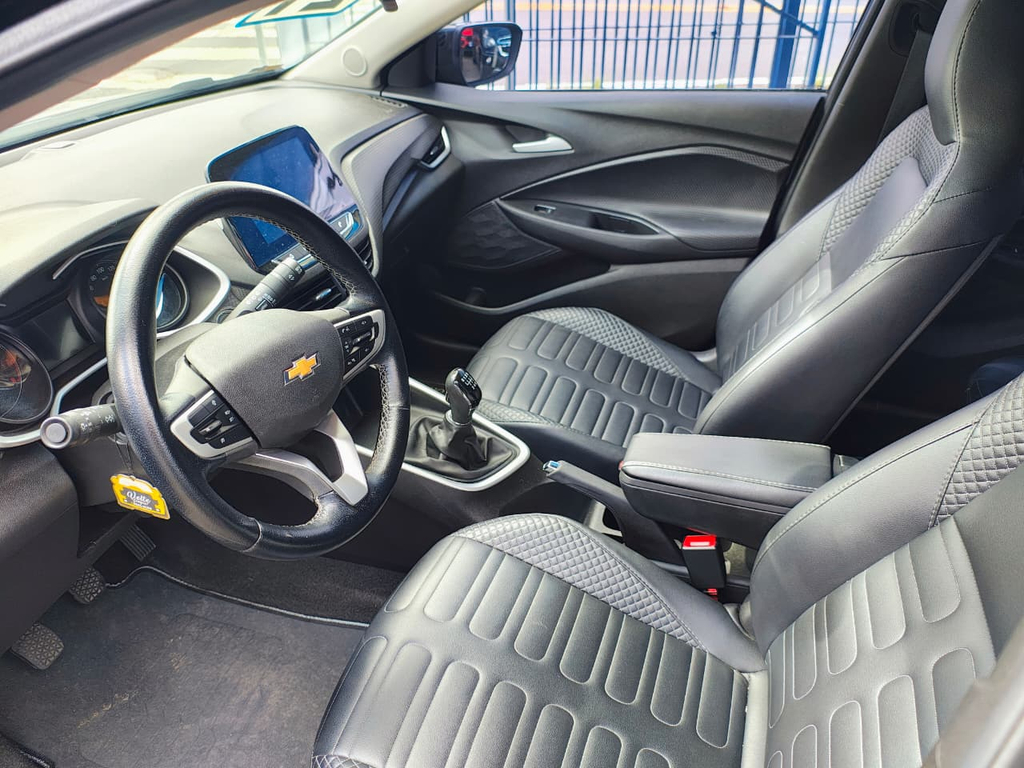 Chevrolet Onix Preto