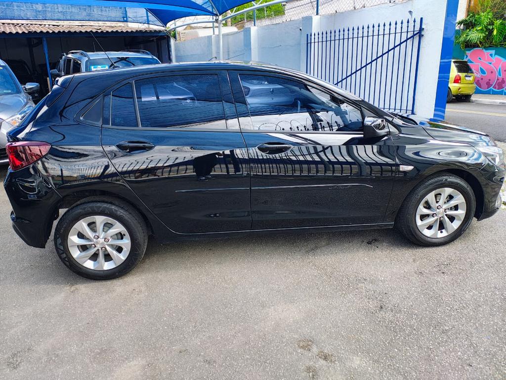 Chevrolet Onix Preto