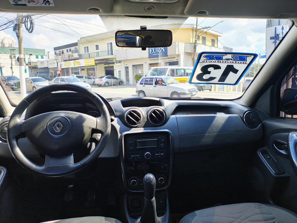 Renault Duster Preto