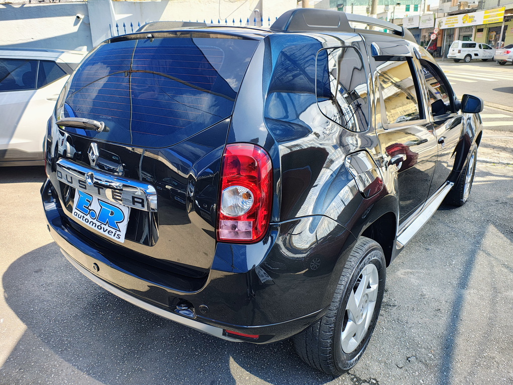 Renault Duster Preto