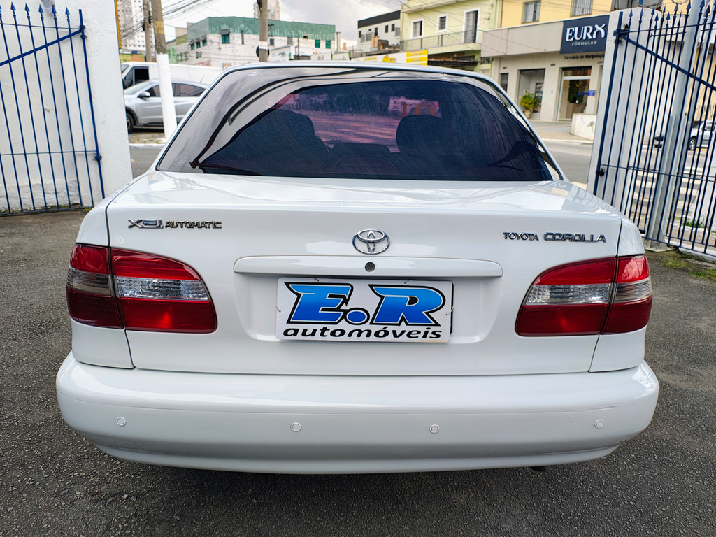 Toyota Corolla Branco
