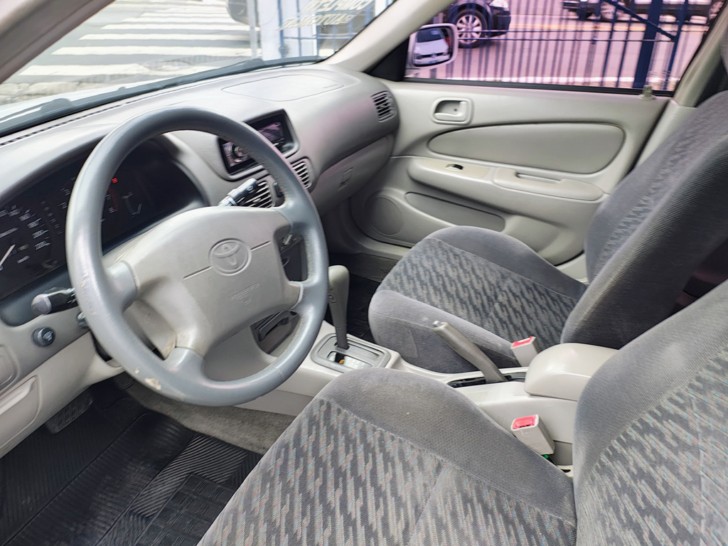 Toyota Corolla Branco