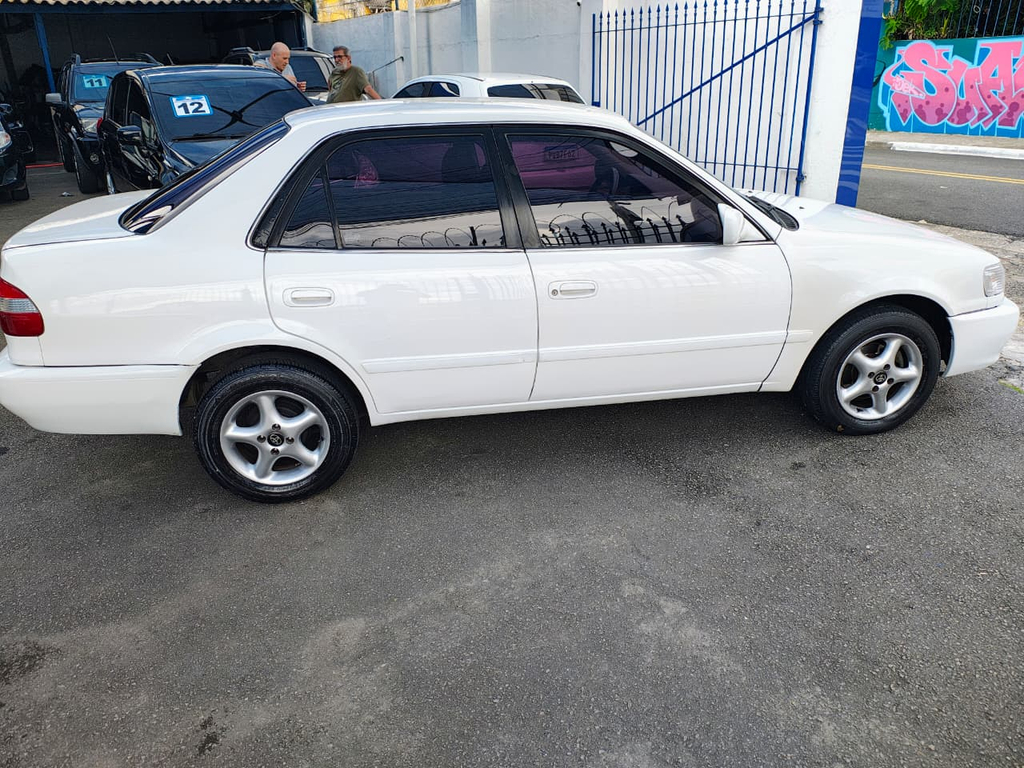 Toyota Corolla Branco