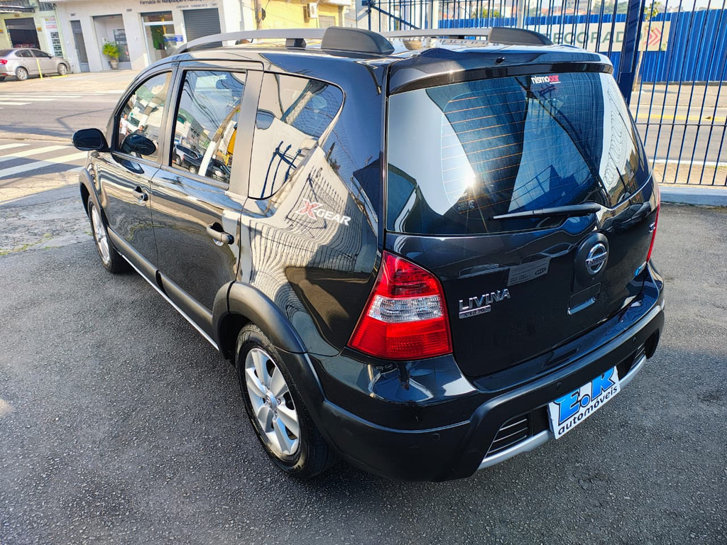 Nissan Livina Preto