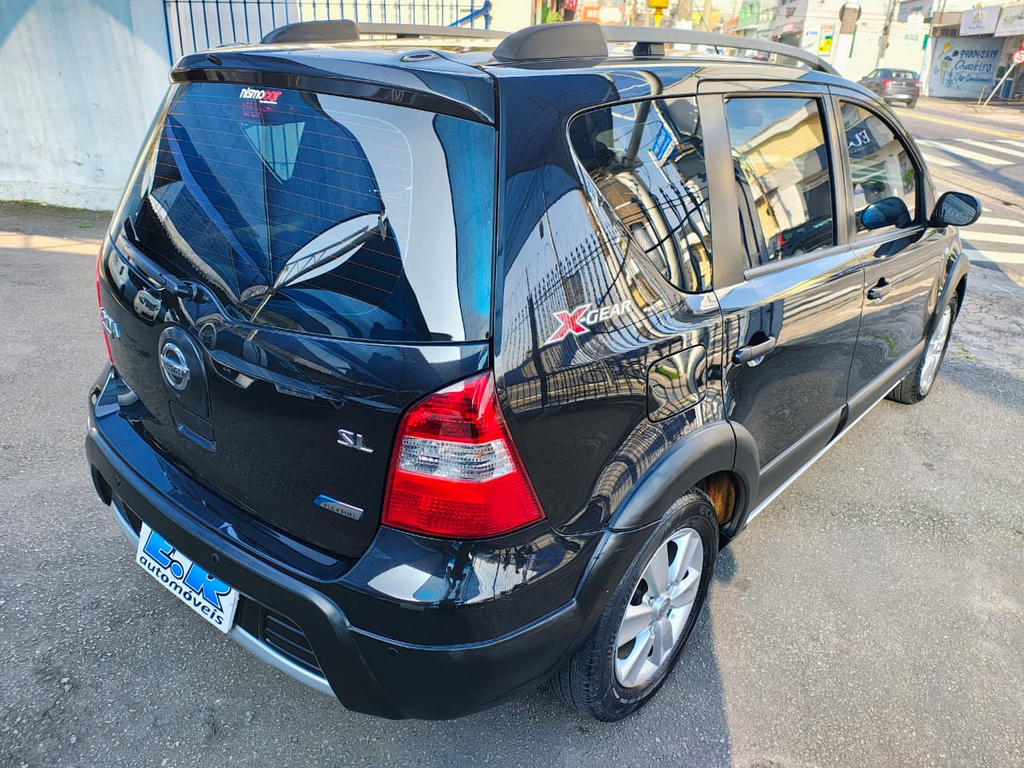 Nissan Livina Preto