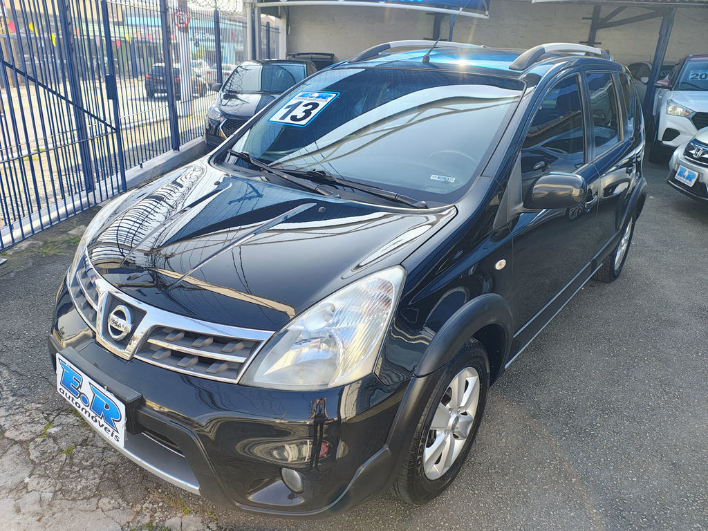 Nissan Livina Preto