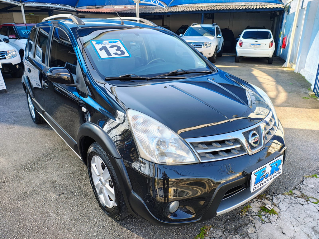 Nissan Livina Preto