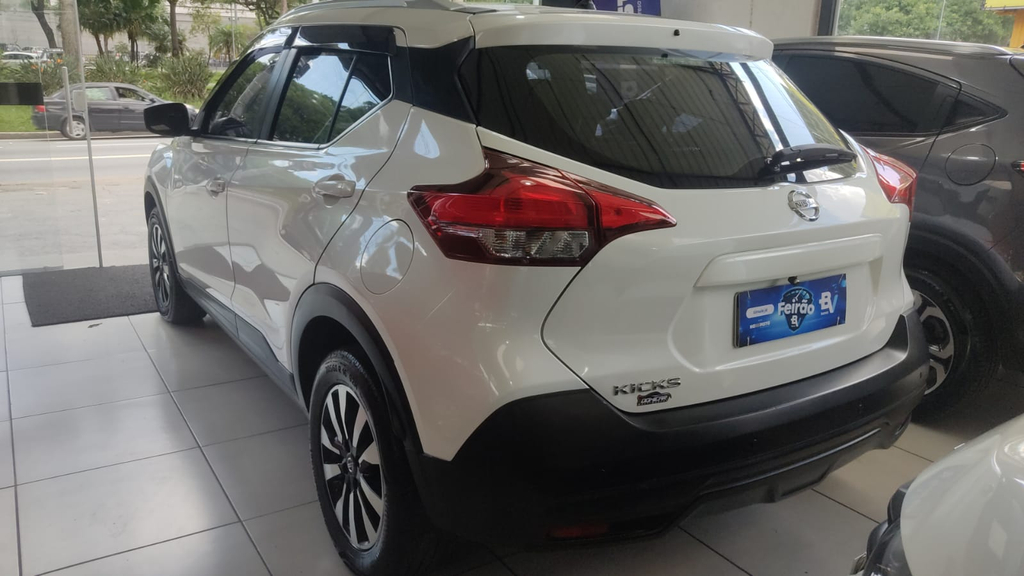 Nissan Kicks Branco