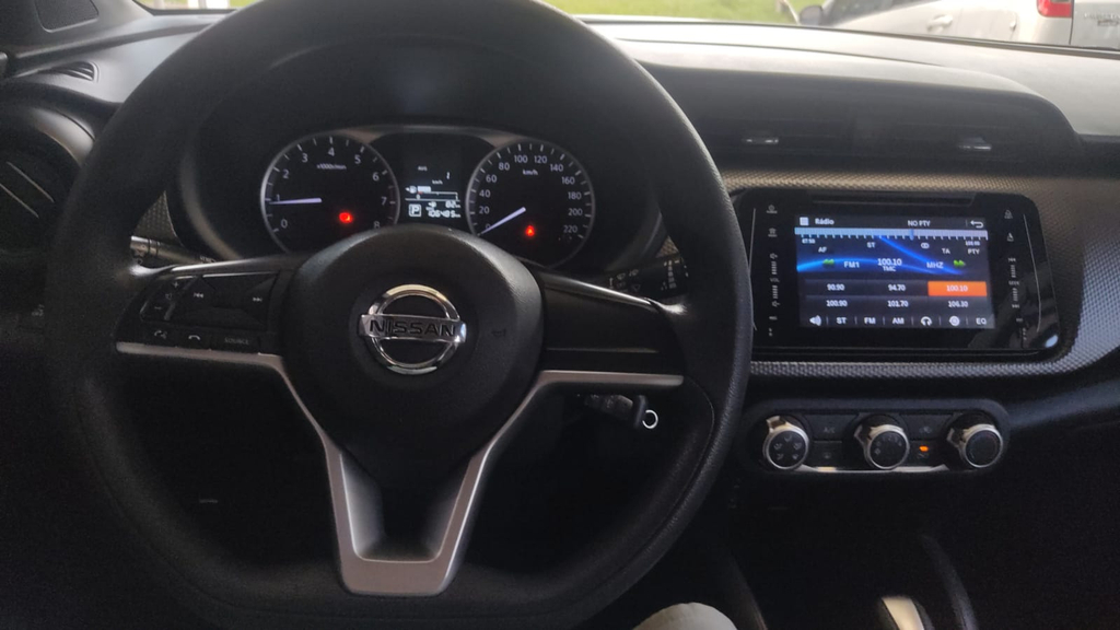 Nissan Kicks Branco