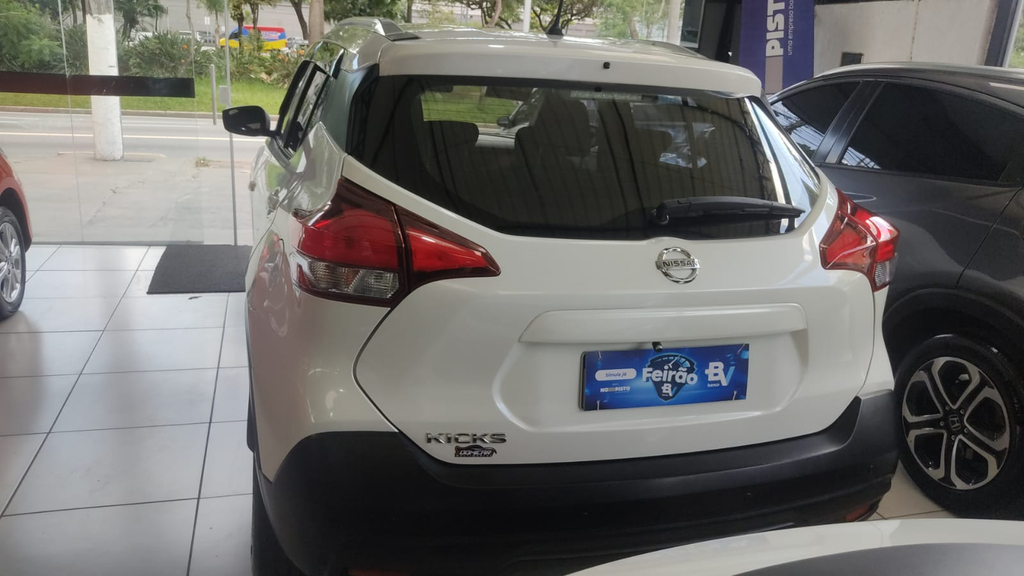 Nissan Kicks Branco