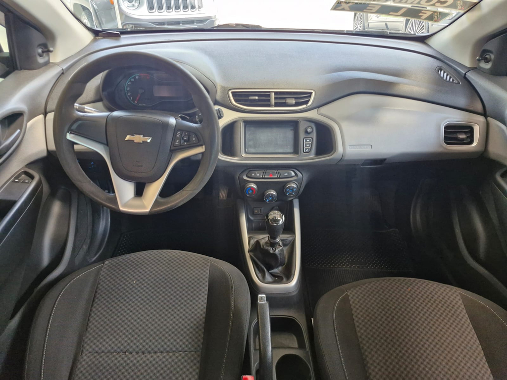 Chevrolet Onix Preto