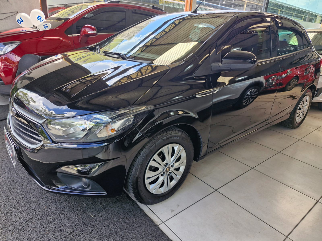Chevrolet Onix Preto