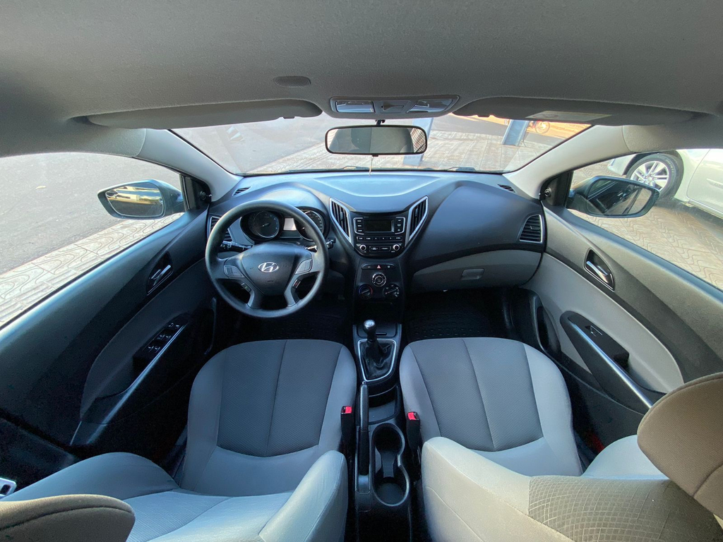 Hyundai HB20S Preto