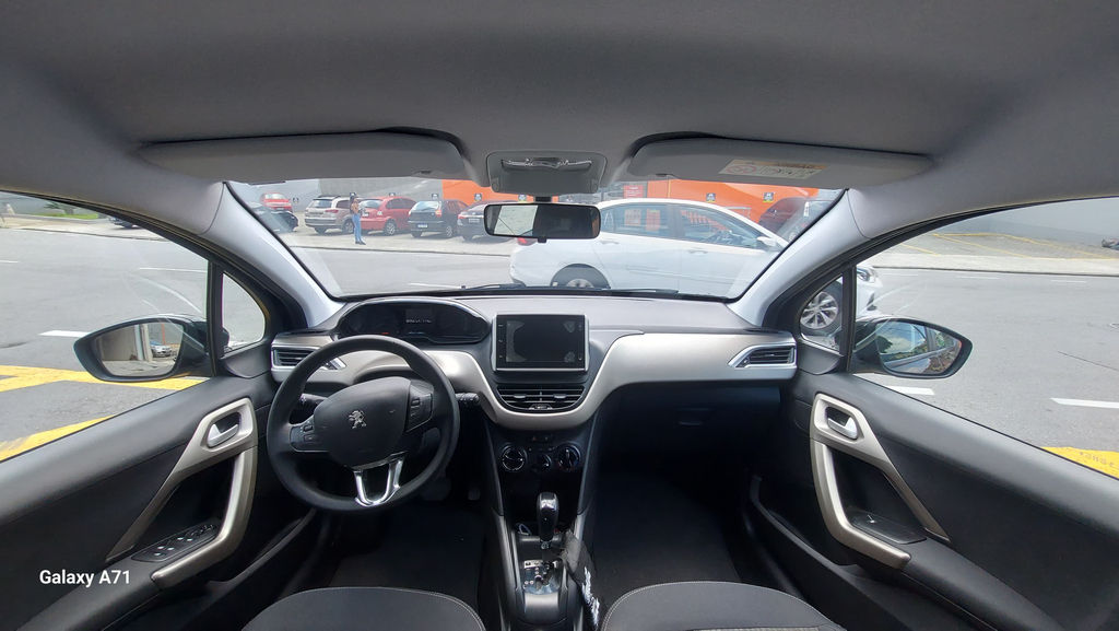 Peugeot 2008 Marrom
