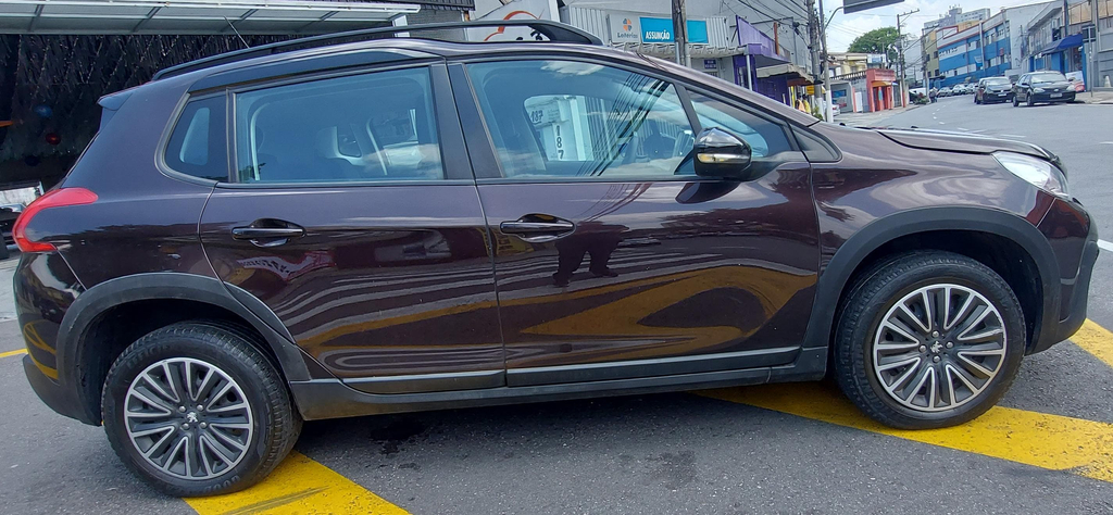Peugeot 2008 Marrom