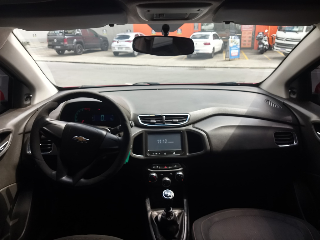 Chevrolet Onix Vermelho