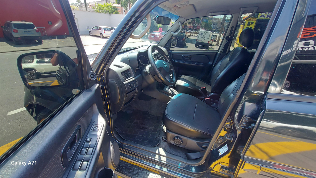 Mitsubishi Pajero TR4 Preto