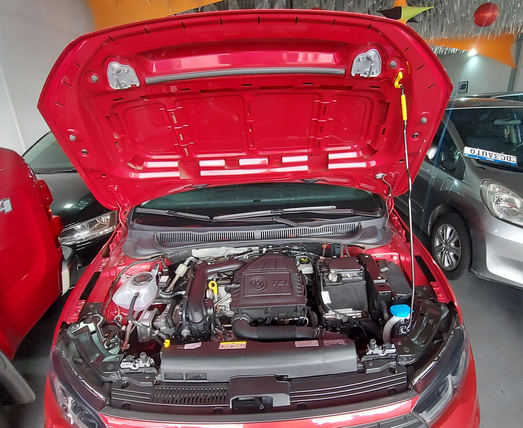 Volkswagen Polo Vermelho