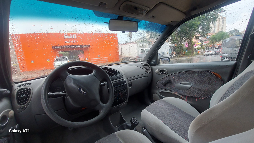 Ford Fiesta Hatch Azul