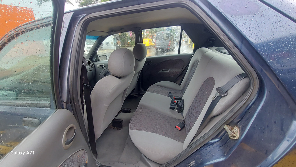 Ford Fiesta Hatch Azul