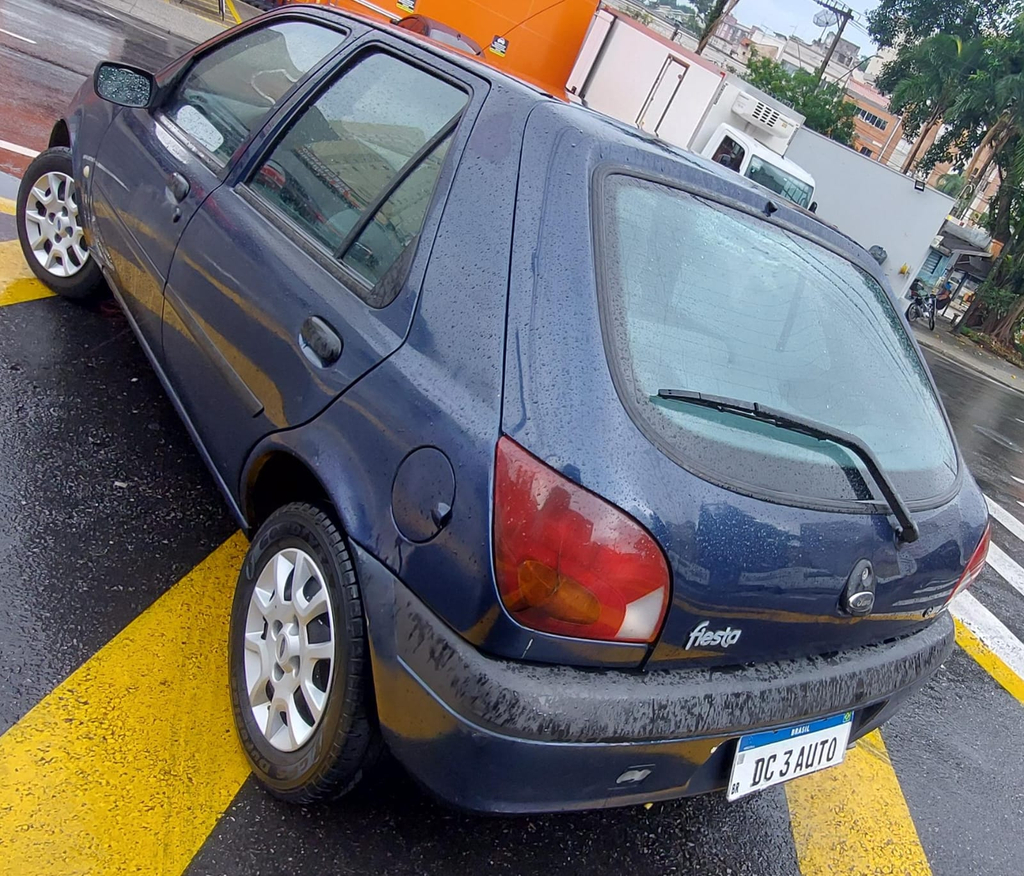 Ford Fiesta Hatch Azul